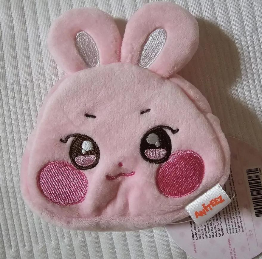 ATEEZ Coin Purse Pouch: Featuring Kang Yeosang, Choi San, Park Seonghwa, and Song Mingi.