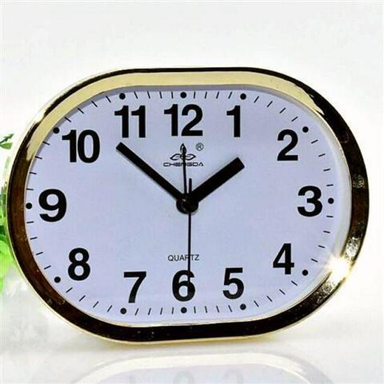 

Простой современный будильник для пожилого человека - Цифровые настольные часы с большими цифрами для спальни, прикроватной тумбочки, общежития и детей.