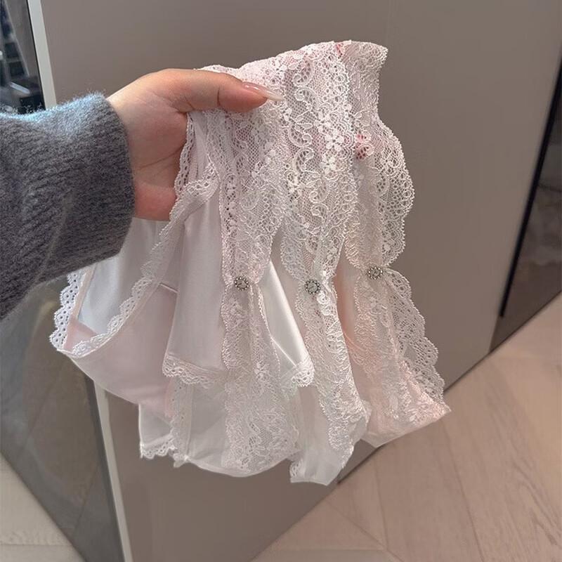 Women's Sexy Lace Low-Rise Antibacterial Briefs