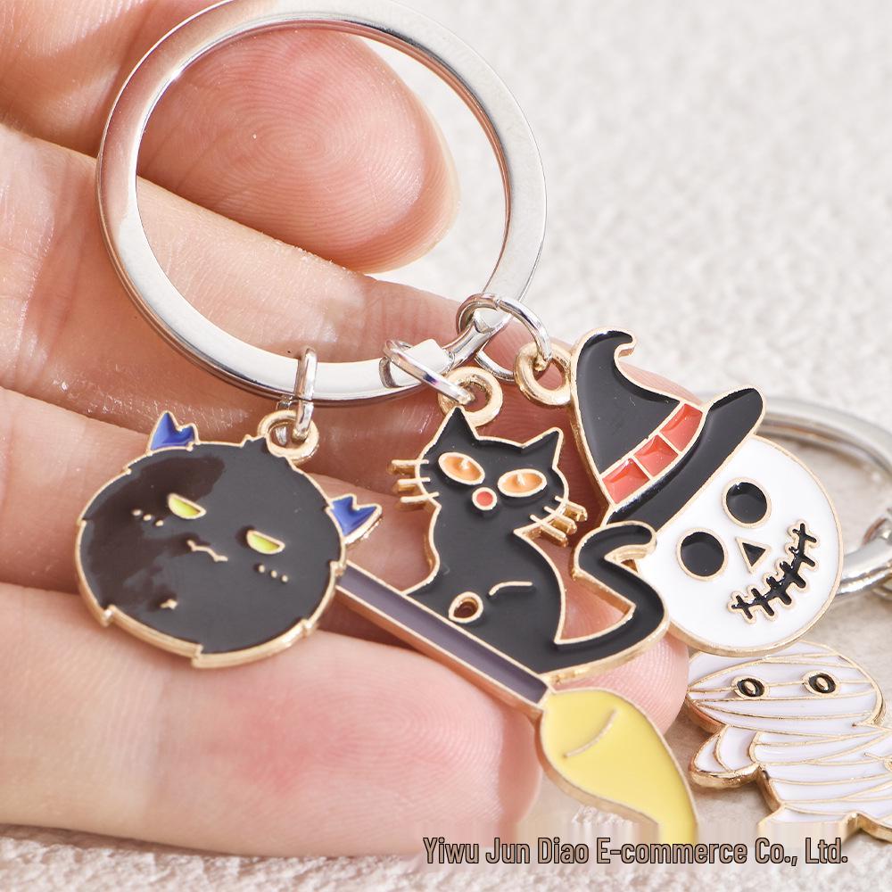 Cross-border Halloween Ghost Keychain: Alloy Drop Oil Decoration Charm Pendant