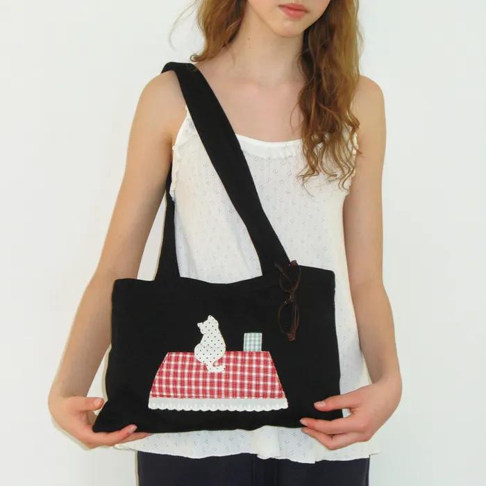 ROOFTOP CAT APPLIQUE SWEAT SHOULDER BAG BLACK