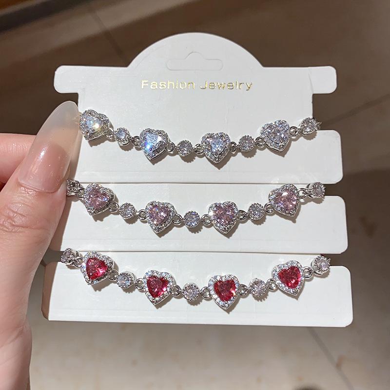 Korean Style 3D Heart Bracelet | Luxurious, Sweet, and Versatile Design