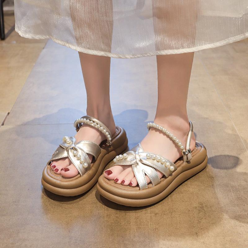 New Slippers Female Summer Fairy Wind Wear Fashion Internet Celebrity Pearl Thick Bottom Casual Two Wear Beach Cool Slippers