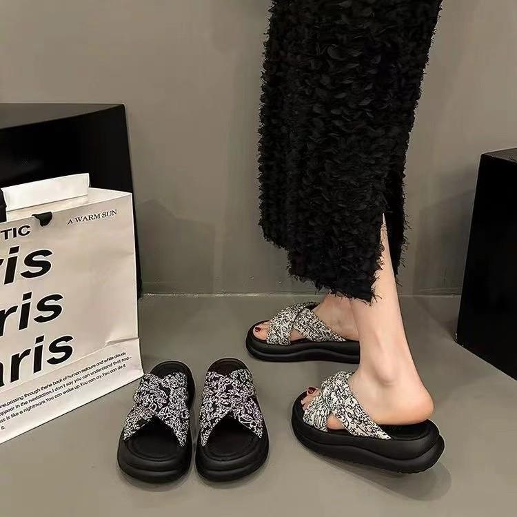 Guochao Slippers Women's Summer Wear French High-end Thick Soles To Increase Height Thailand with Skirts and One Pedal Beach Shoes