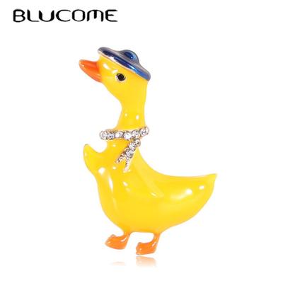 Fashion Cute Dripping Duck Brooch Alloy Yellow Animal Pin Simple Clothing Accessories Pendant Dual-use Fashion Accessories