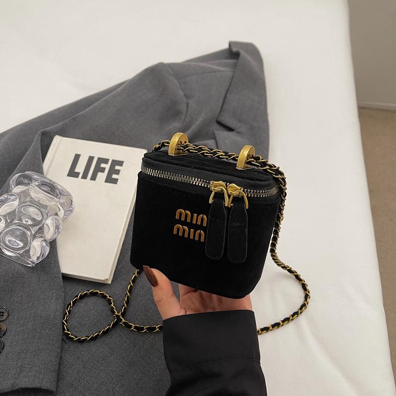 Prémiová dámská semišová crossbody kabelka s řetízkem 2025 - Matná krabicová kabelka