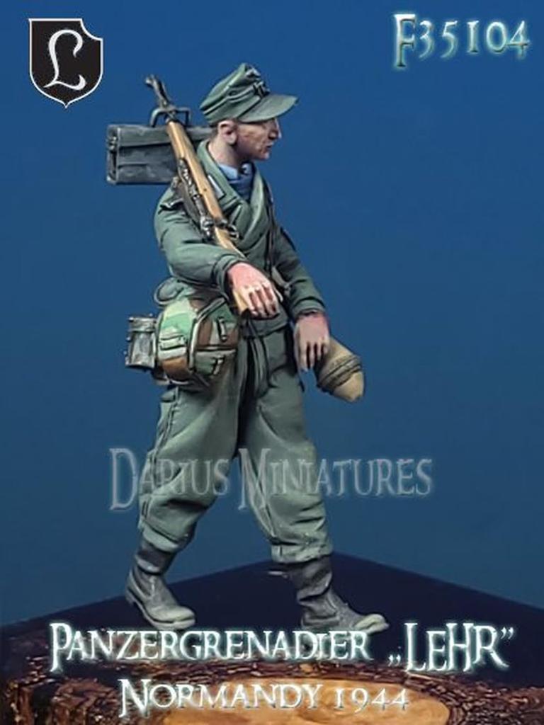 Darius Miniatures 1/35 WWII German Panzergrenadier Training Regiment Soldier with Panzerfaust, Normandy 1944 Resin Kit DMF35104 (Person)