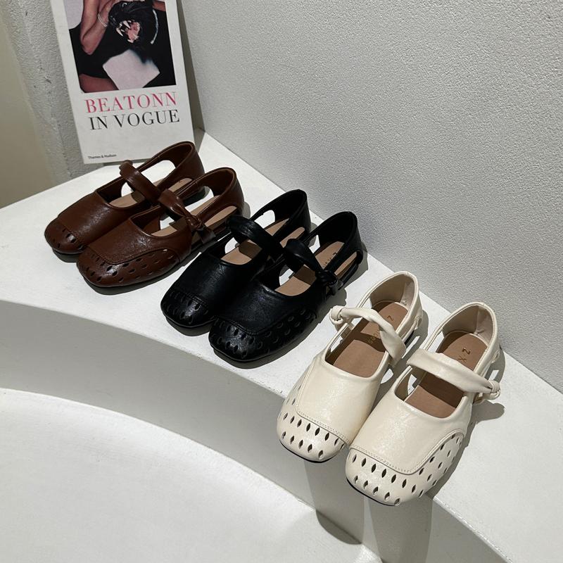 New Square Toe Shallow Mouth Cutout Sandals Summer Women Breathable Woven Metal Chain One Strap Block Heels Single Shoes