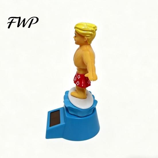 Dynamiczna ozdoba do samochodu Chłopiec Surfer Solarna Kiwająca Zabawka, Kreskówkowy Bobblehead dla Czerwono-Niebieskiej Figurki Deska Rozdzielcza, Samochodowa Huśtająca się Potrząsana Figurka Biuro
