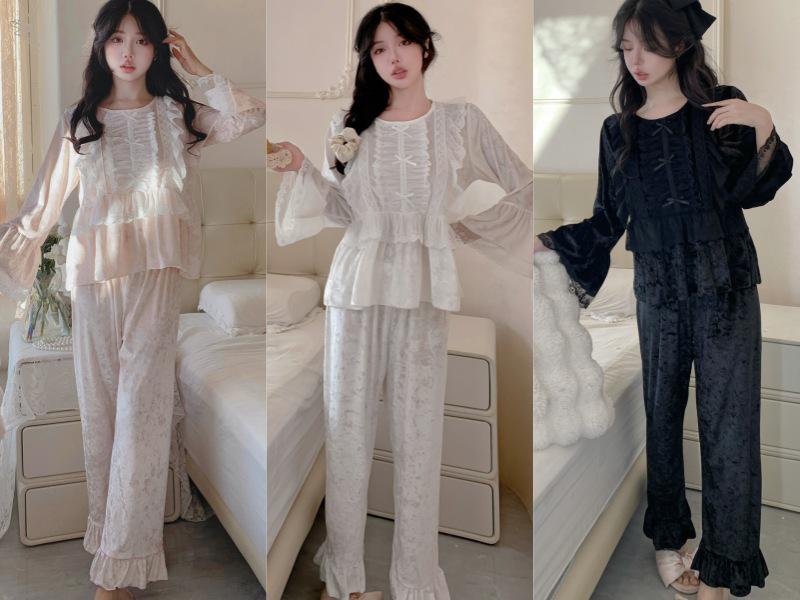 Golden Velvet Lace Trim Pajama Set for Women - Long-Sleeved & Pants, Autumn/Winter Court Style, Luxuriously Comfortable Homewear.