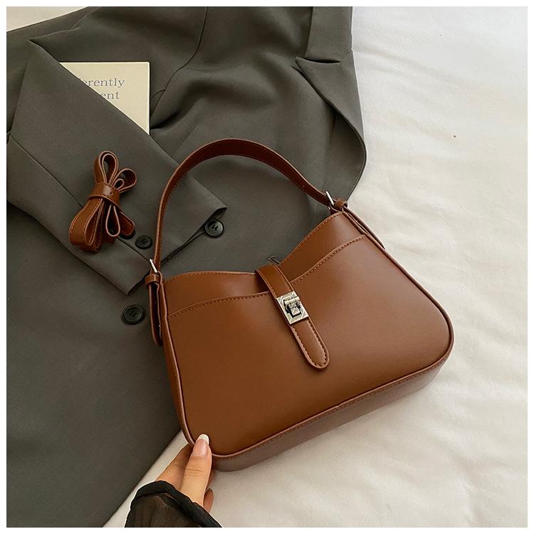 

2025 summer new commuter shoulder bag high value fashion shoulder bag casual fashion messenger bag women s bag коричневый