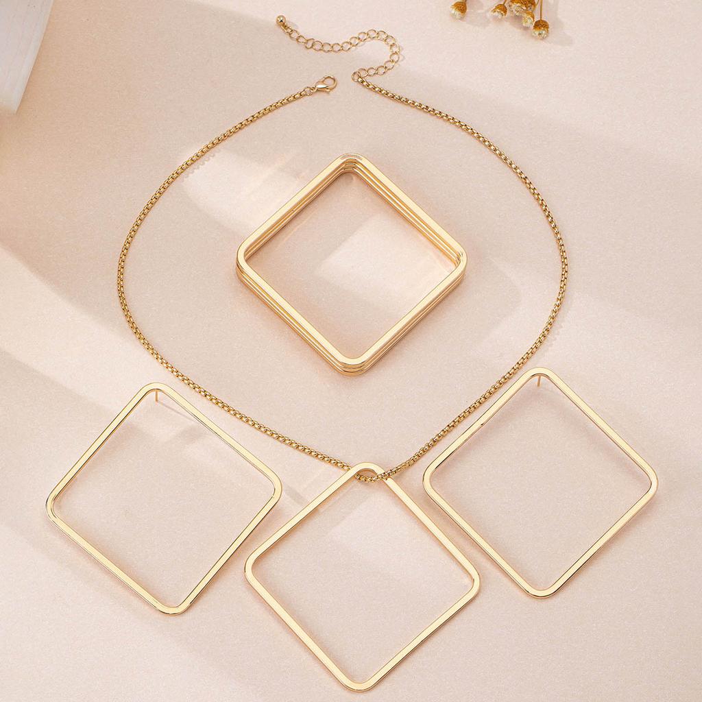 Fashion Jewelry Set Necklace Bracelet Earrings For Women Ladies