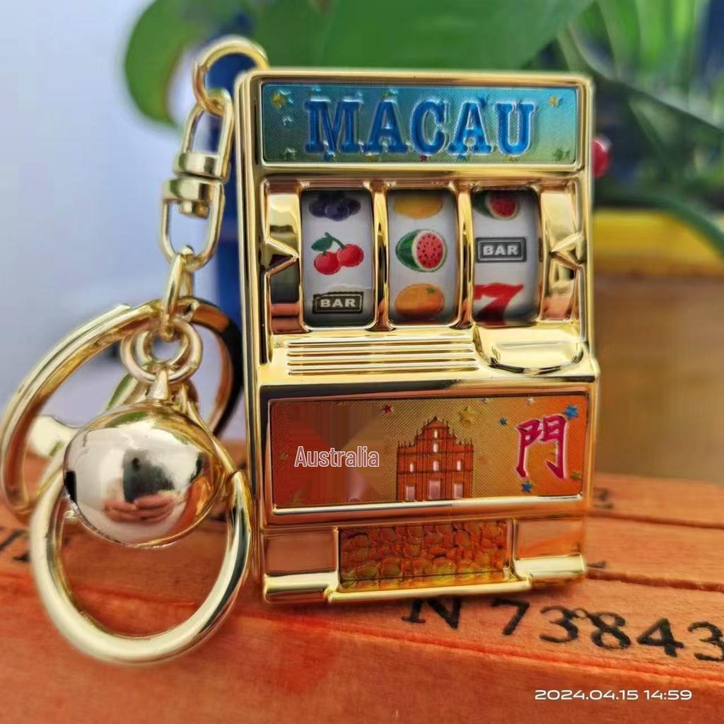 Retro Joystick Fruit Machine Keychain: Playable Spin Wheel Pendant Toy