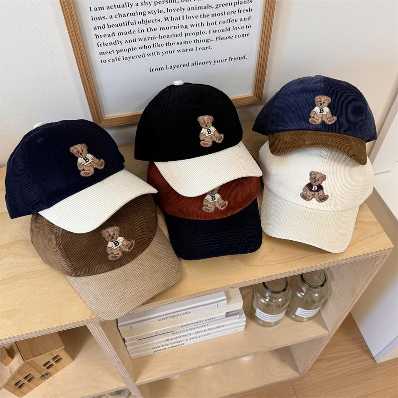 Vintage süßer Bär aufgestickte Cord-Kappe weiblich Frühling und Herbst großer Kopfumfang Farbabstimmung Baseballkappe Schüler Paar