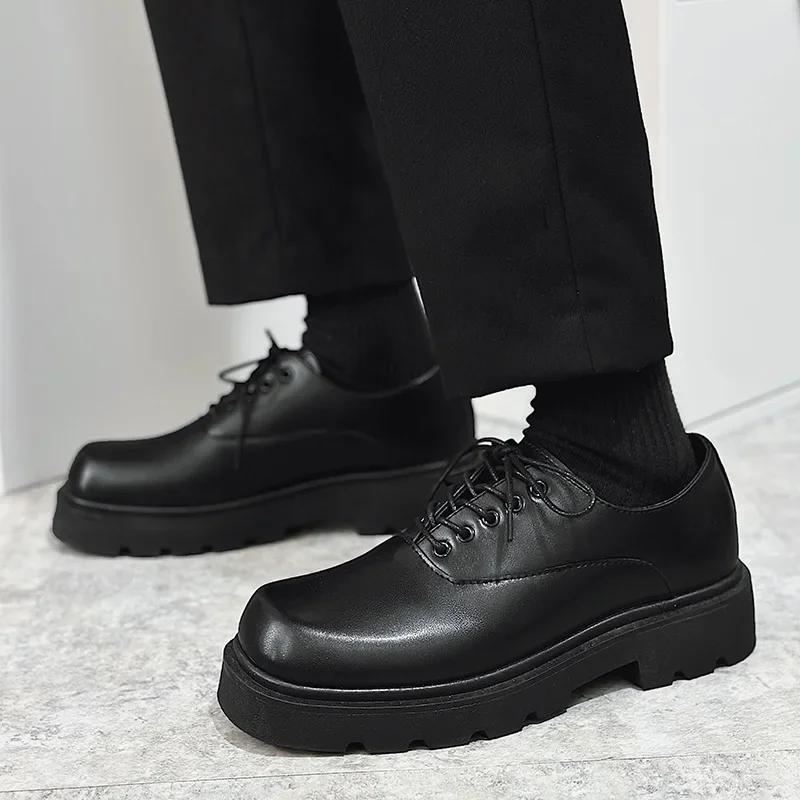 

Модные мужские кожаные туфли с квадратным носком, лакированная кожа, повседневная обувь для мужчин, толстые туфли-дерби в корейском стиле, формальные мужские туфли 39 чёрный