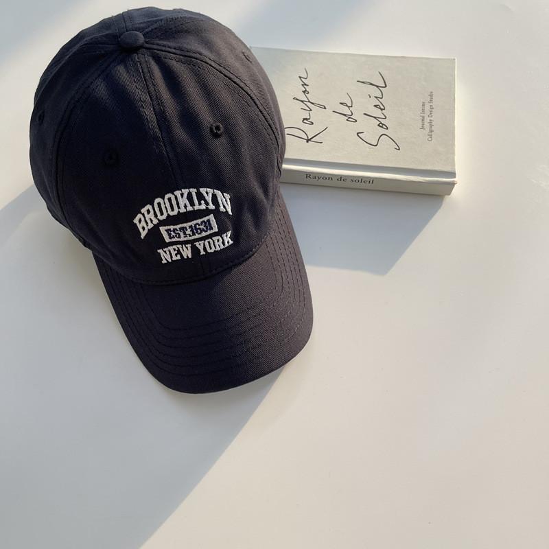 Cotton Baseball Highquality Cap With Sun Protection In Black And Navy Blue