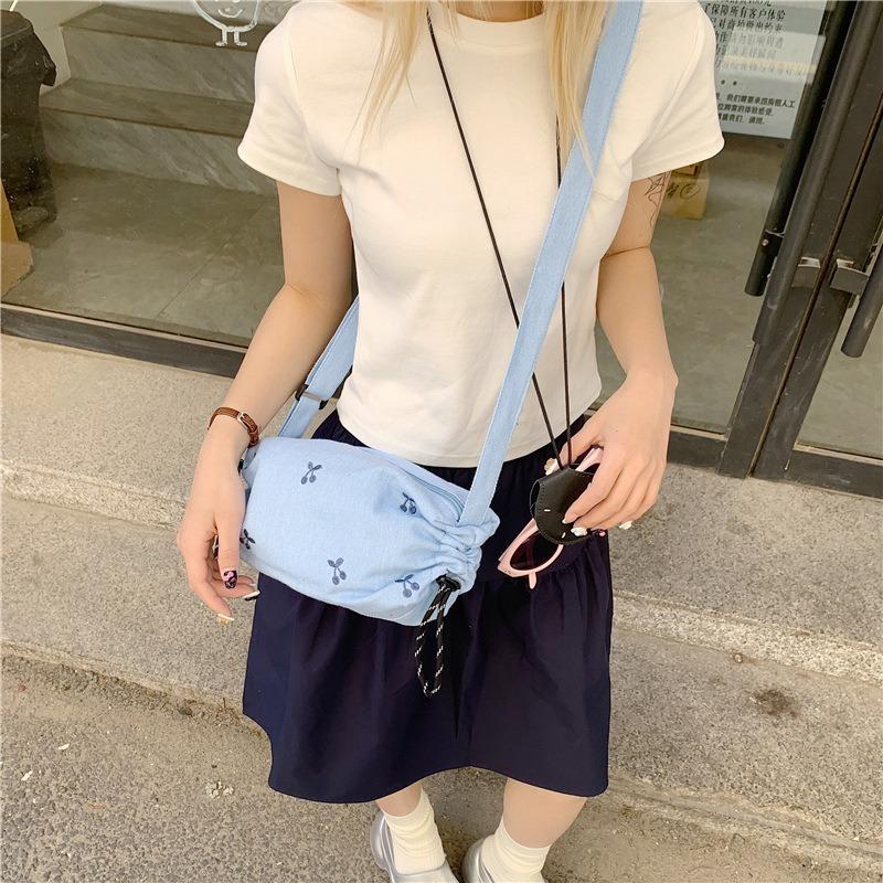 Niche design pleated drawstring canvas bag large capacity lightweight commuter single shoulder oblique span bag casual cloth bag