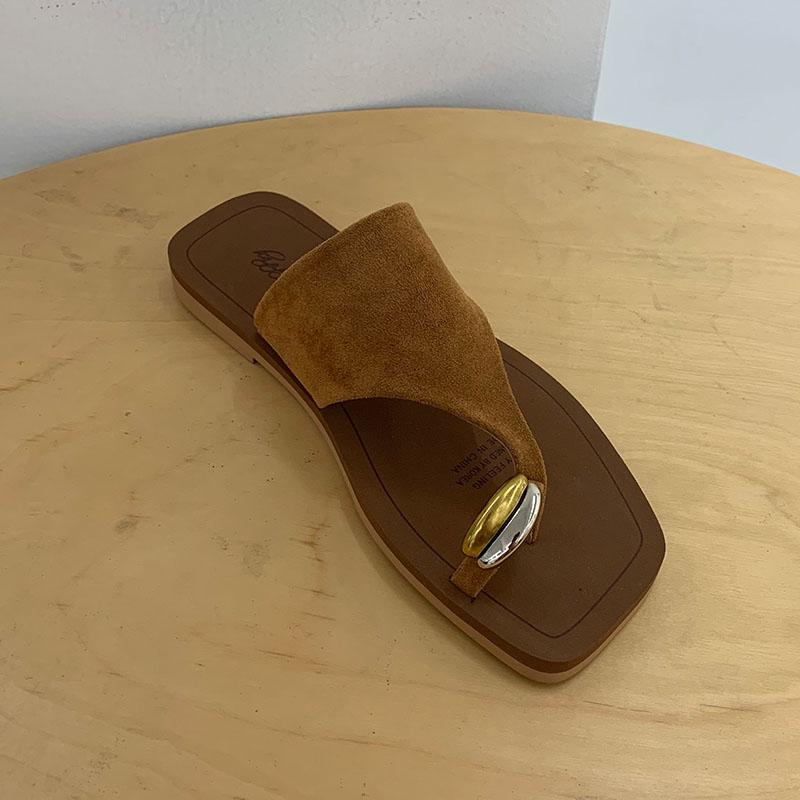 Fashion New In Summer Beach Slides Ladies Flats Slippers Luxury Fashion Metal Women Flats Slippers Shoes Female Sandals Flip flops