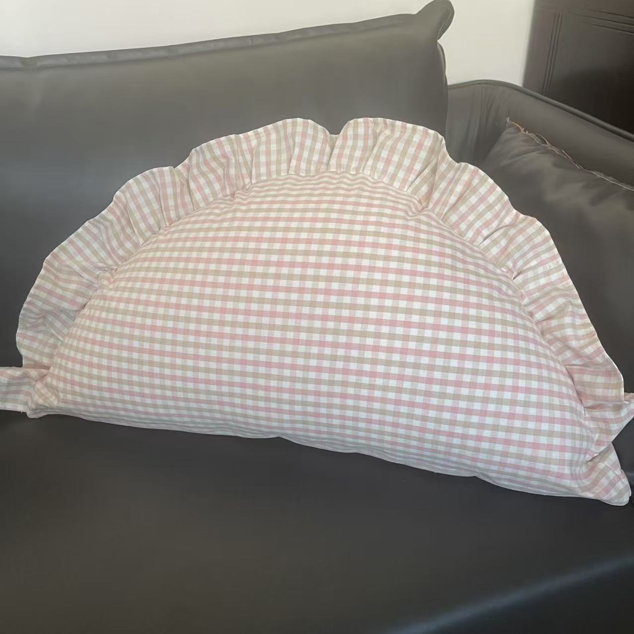 Custom Cute Moon Shape Lattice Baby Pillow Cushion Ruffles Pillow Newborn Babies Accessories Bedding Baby Room Decoration