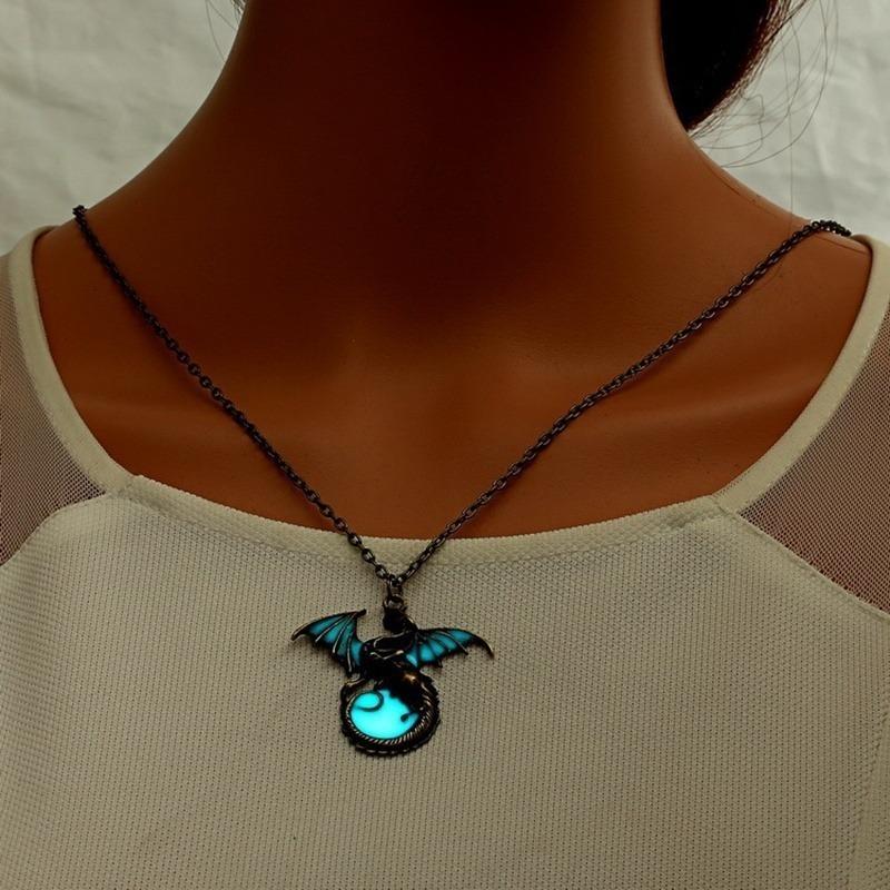 2023 Fashion Retro Luminous Fairy Dragon Luminous Pendant Necklace Magic Steampunk Exquisite Gift Raw Crystal Jewelry Gifts