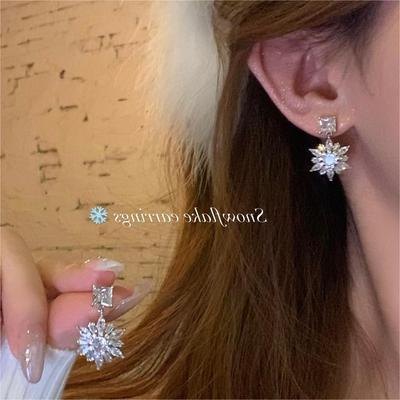 Gold-Plated Zircon Snowflake Stud Earrings - Elegant & Versatile Women's Jewelry