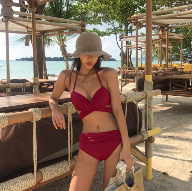 Korean-Style Sexy Slimming Three-Piece Bikini Swimsuit for Women