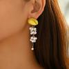 Orecchini Pendenti con Perle Finte e Accenti di Cristalli Gioielli Statement di Stile per Occasioni Formali Celebrazioni