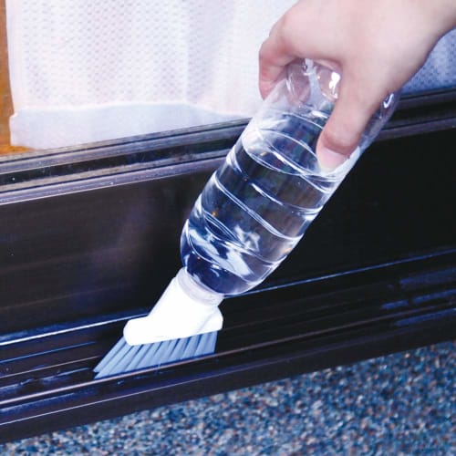 Azuma Cleaning Brush for Pet Corners, 8cm Wide, 7.3cm Long, Simply Attach To a Plastic Bottle, AZ745