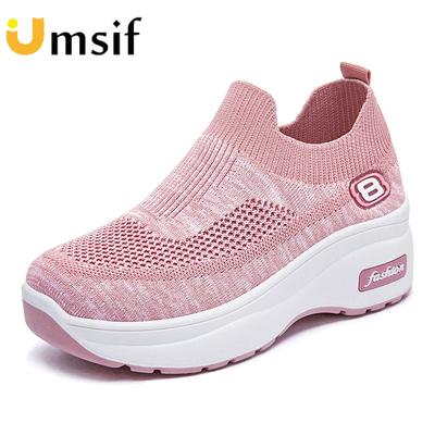 Nuove scarpe da ginnastica da donna con suola maggiorata Scarpe da corsa antiscivolo con suola spessa traspirante