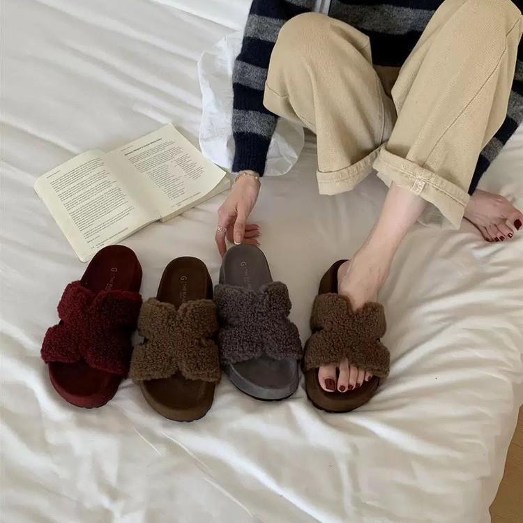 Lamb wool Internet celebrity thick bottom Mao Mao slippers women wear autumn and winter 2025 new celebrity style casual Mao Mao slippers