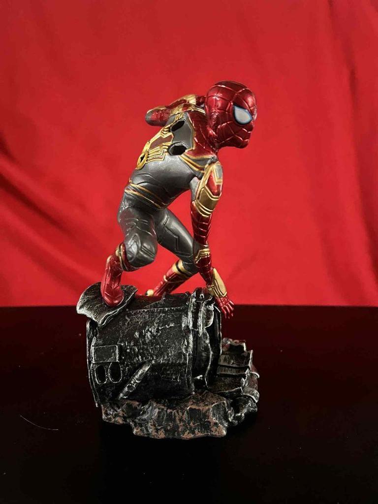 [USED] Spider-Man Armored Figure