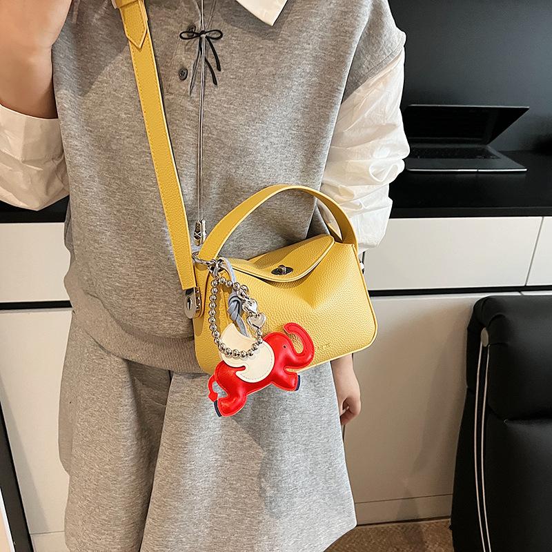 High-end Niche Bag Women's Summer Versatile New Women's Messenger Bag Portable Pillow Bag