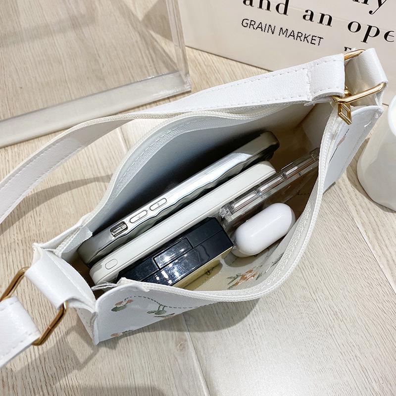 2022 Women's Embroidered Shoulder Bag: Chic Mobile Phone & Gift Bag