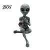 Outdoor Landscape Figurine Resin Alien with Beer Glass Figurine, Decorative Desktop Ornament, Creative Table Exquisite Hand Carved Statue Decoration