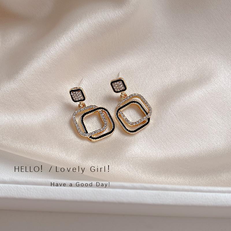 Korean Style Fashion Pearl Camellia Earrings For Women Girls Crystal Pendant Jewelry Lady Trendy Vintage Accessories Ear Rings