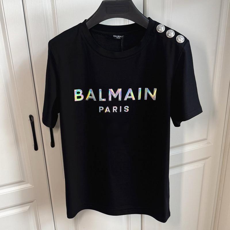 Короткая футболка Balmain ВеснаЛето 2025 с золотой пуговицей и разноцветной вышивкой пайетками Large 2590₽