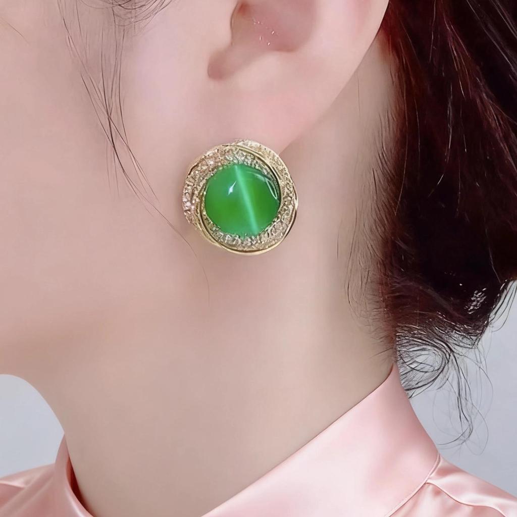 Miki's Geometric Diamond-Studded Cat's Eye Stone Earrings: Stylish, Classic, and Fresh.