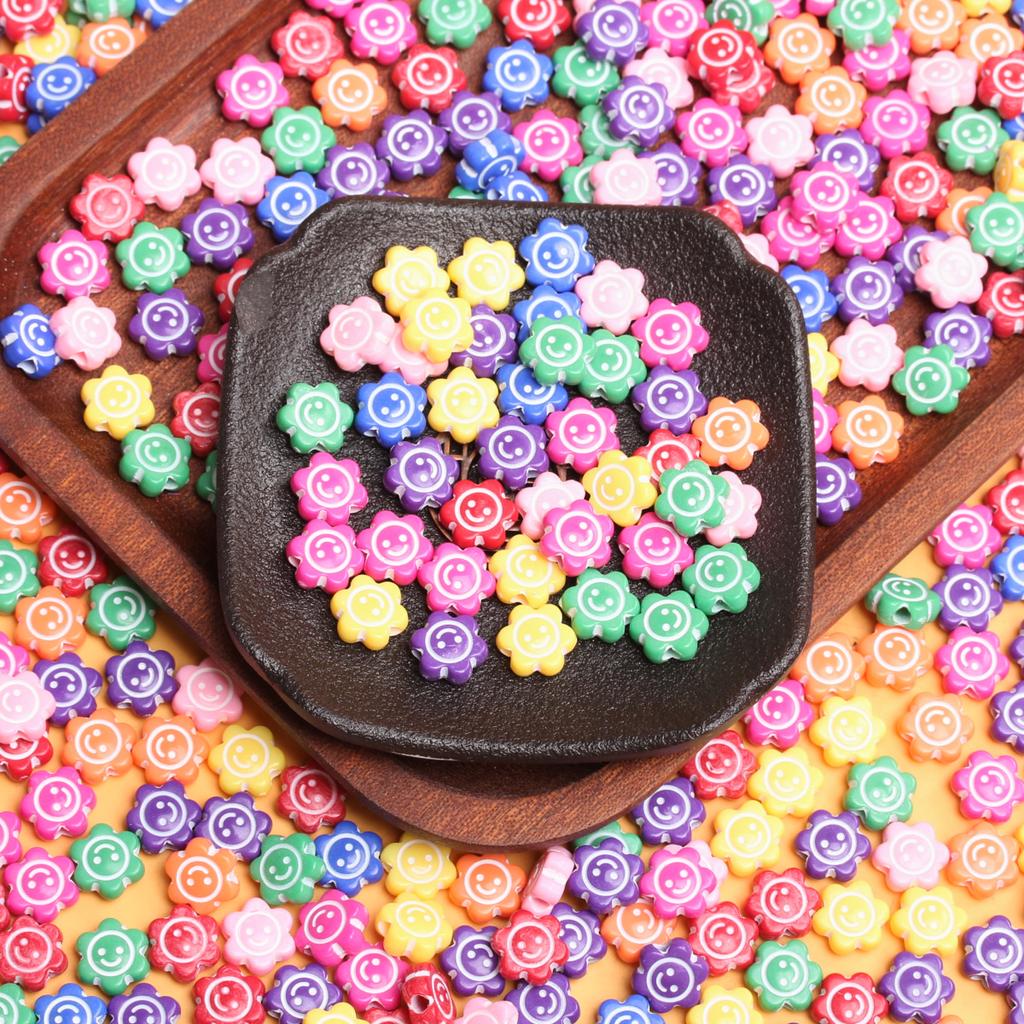 30 Stück 10mm Gemischte Farbe Blume Lächeln Lose Perlen Mode DIY Schmuckzubehör für Armbandherstellung