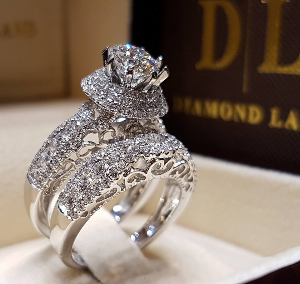 

2026 Hollow Carving Inlaid Fine Brick Eight Claws Inlaid Zircon Round Bracket Silver Ring No. 10