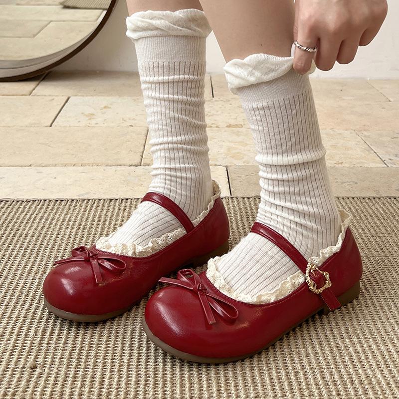 Retro lace bow flat-soled small leather shoes women's 2025 new spring and autumn skirt French soft-soled Mary Jane shoes