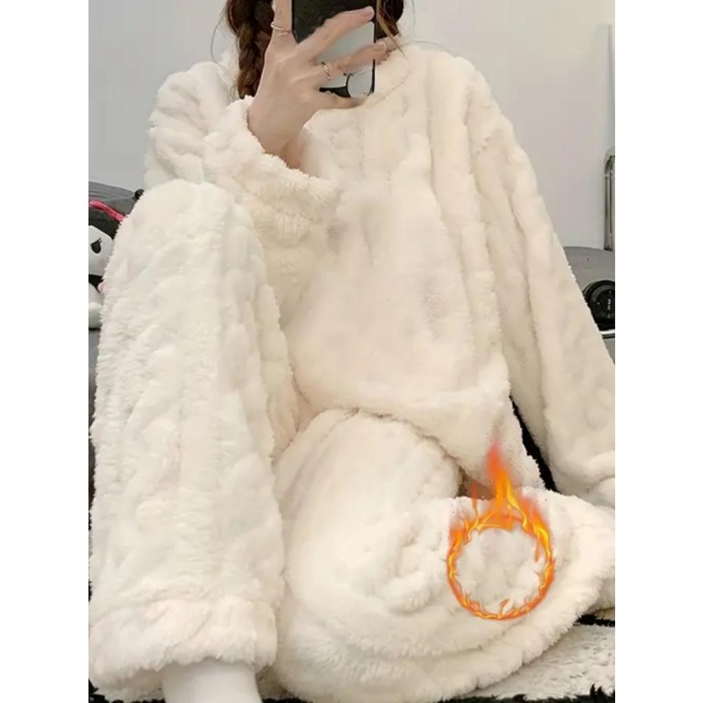 Winter Velvet Pajama Set, Suitable for Women - Long Sleeved Top and Matching Pants, Warm and Comfortable Sleeping Outfit, Cute Pajama Set
