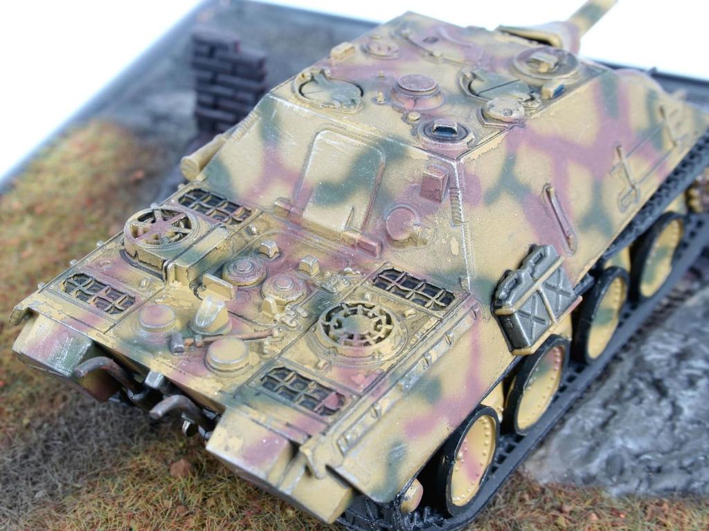 German Revell Jagdpanther with Diorama 03232 Plastic Model 1/76