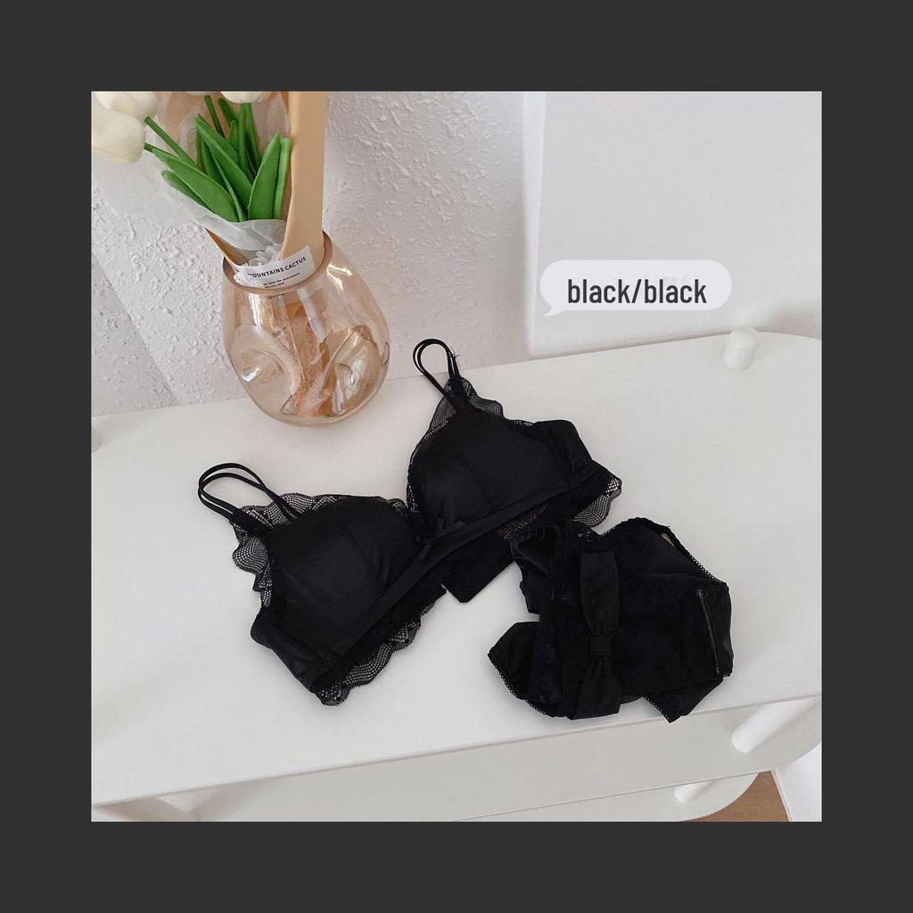 Elegant Red Bridal Seamless Lingerie Set for Women