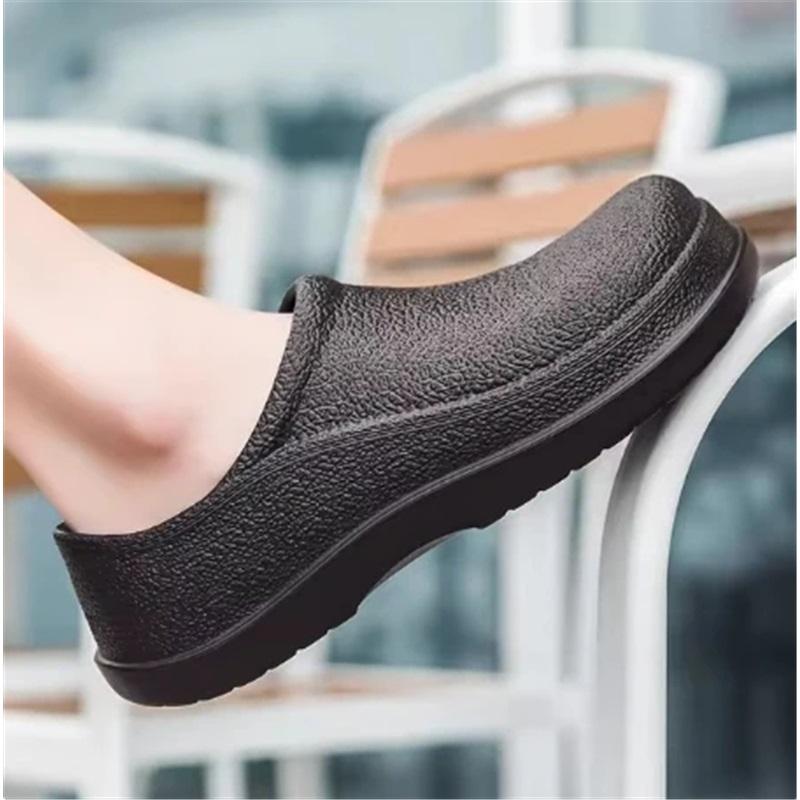 Men Chef Shoes Man Summer Beach Slippers Water-proof Oil-proof Kitchen Shoes Non-slip Garden Clogs Hotel Work Shoe EVA Sandal
