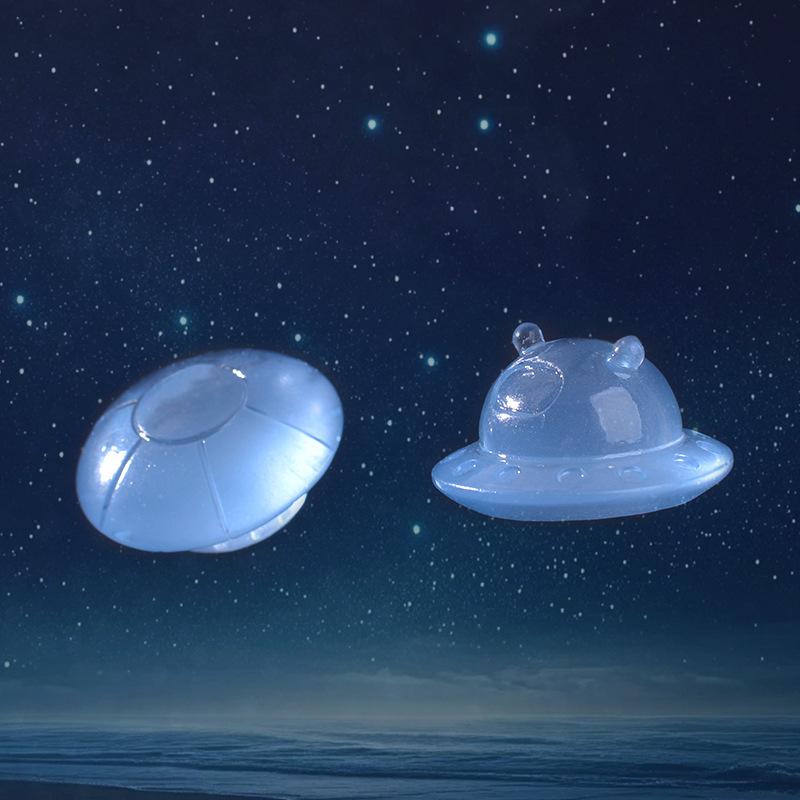 Cute Glow-in-the-dark Space Alien Decorative Accessories Mini Ornaments