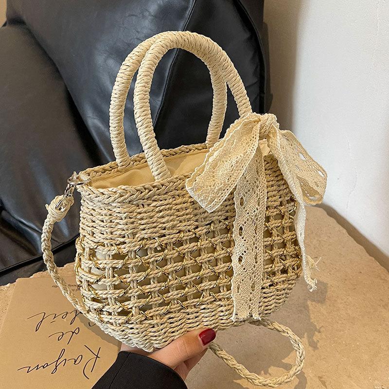 French Literary and Artistic Small Fresh Mori Portable Straw Small Bag 2025 New Sweet Holiday Style Fashion Messenger Bag