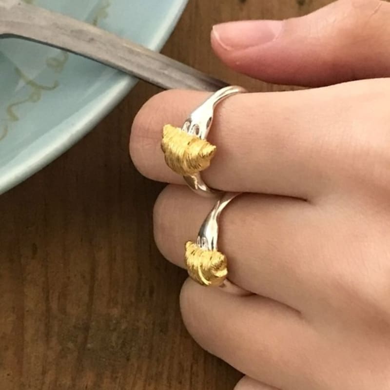 studiosoojak Croissant ring