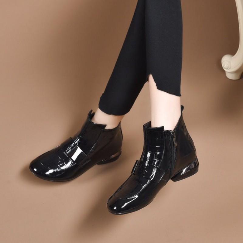 Womens Chelsea Boots With Side Zipper Chunky Heel Faux Leather Warm Lined Round Toe Mid-Calf Height