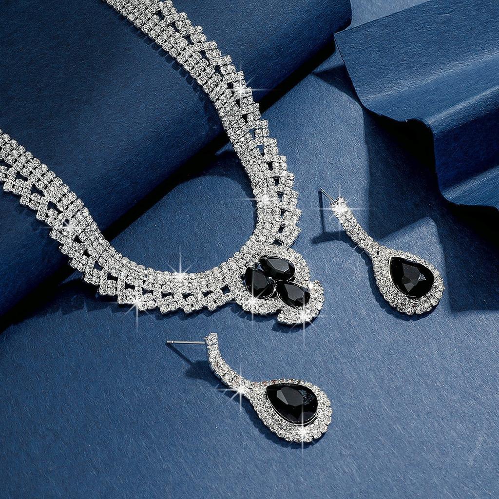 2025 Modische Schlichte Designs Glänzende Wassertropfenförmige Braut Halskette Ohrring Sets Geeignet für Frauen Hochzeitsfeier Geschenke