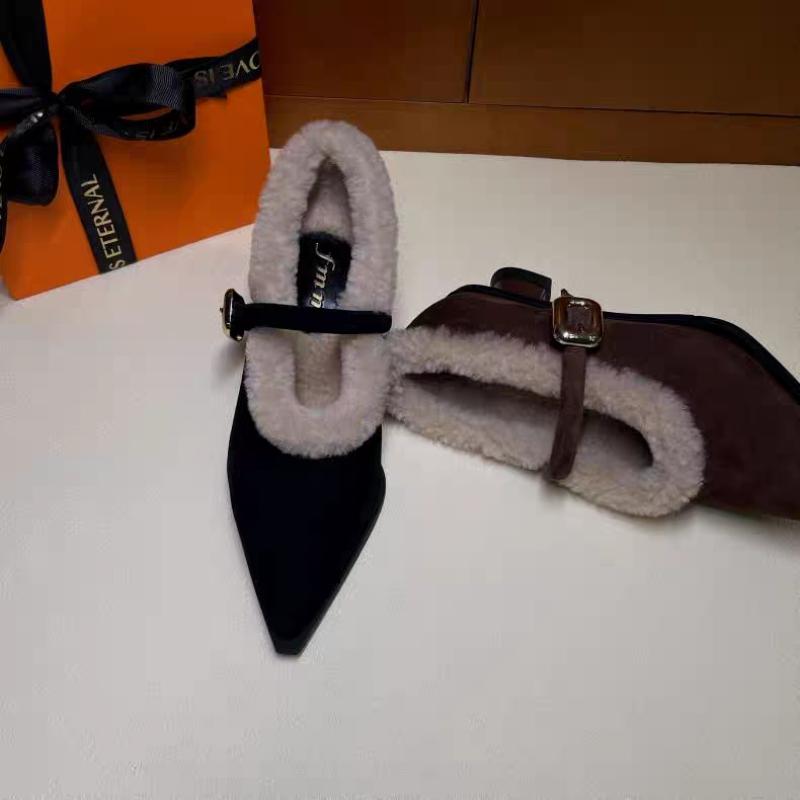 

Повседневные туфли-лодочки странного стиля для женщин, новинка 2024 года, горячая распродажа, женские туфли с заостренным носком и пряжкой на среднем каблуке, короткие туфли из плюшевой искусственной кожи 36